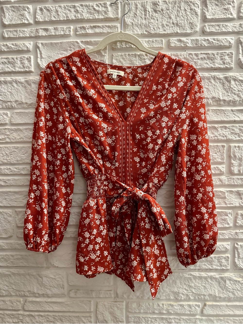 Max Studio Red Floral V-Neck Smocked Waist Tie Peplum Blouse Top Size Small